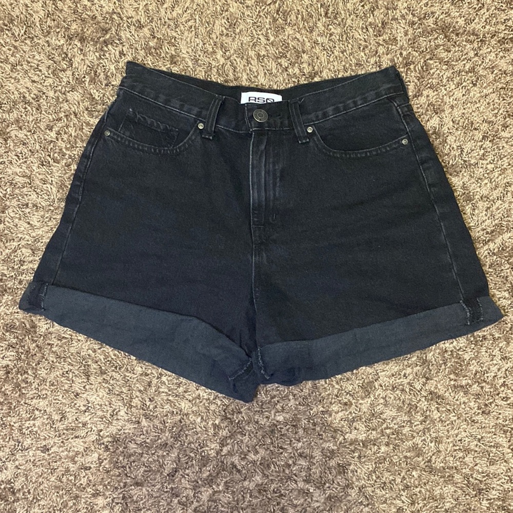 Black super high rise mom jean shorts.